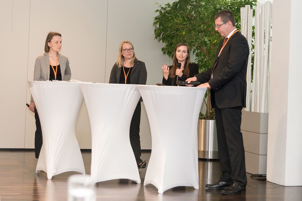 Diskussionsrunde mit Michaela Hofmeister (Daimler), Vanessa Schabetsberger (Rosenbauer) und Max Pernsteiner (ENGEL Austria) beim corporAID Multilogue: Globale Verantwortung in der Supply Chain (08. Mai 2019).