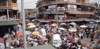 Lebendiger Handel begegnet einem in Ghana auf Schritt und Tritt – hier auf dem Makola-Markt in Accra.