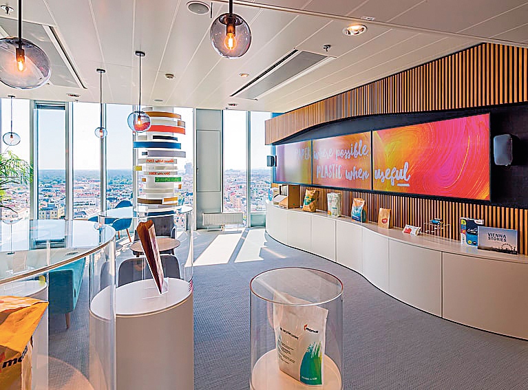Mondi-Zentrale mit Blick über Wien