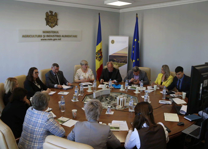 Roundtable im Landwirtschaftsministerium Moldaus zu gentechnikfreiem Sojaanbau